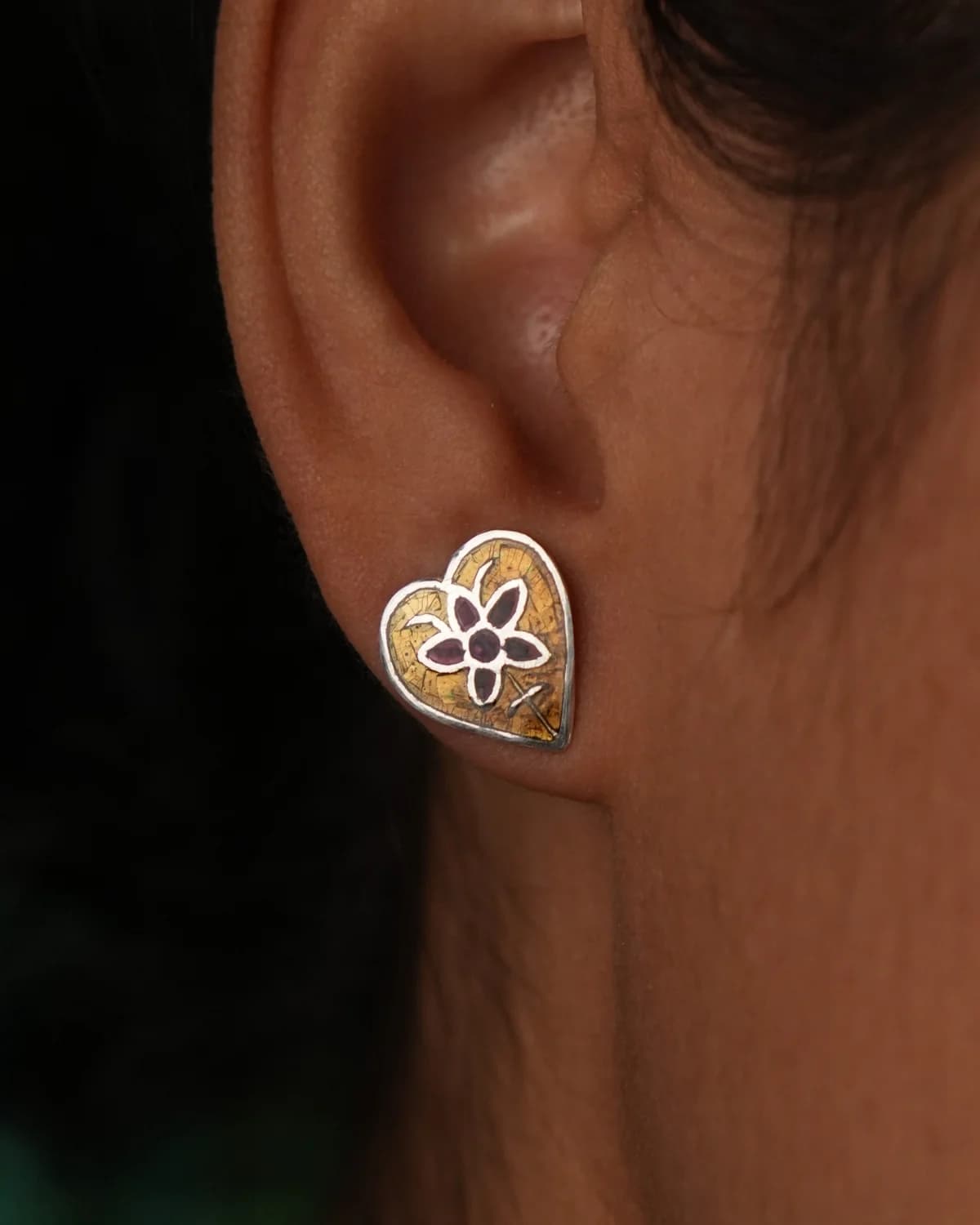 Ht Yellow Heart With Brown Star