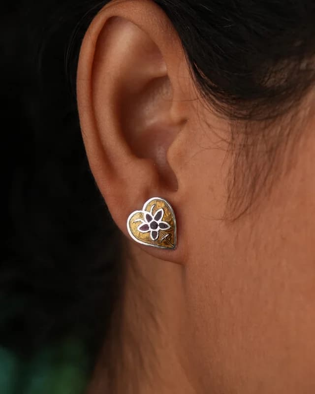Ht Yellow Heart With Brown Star