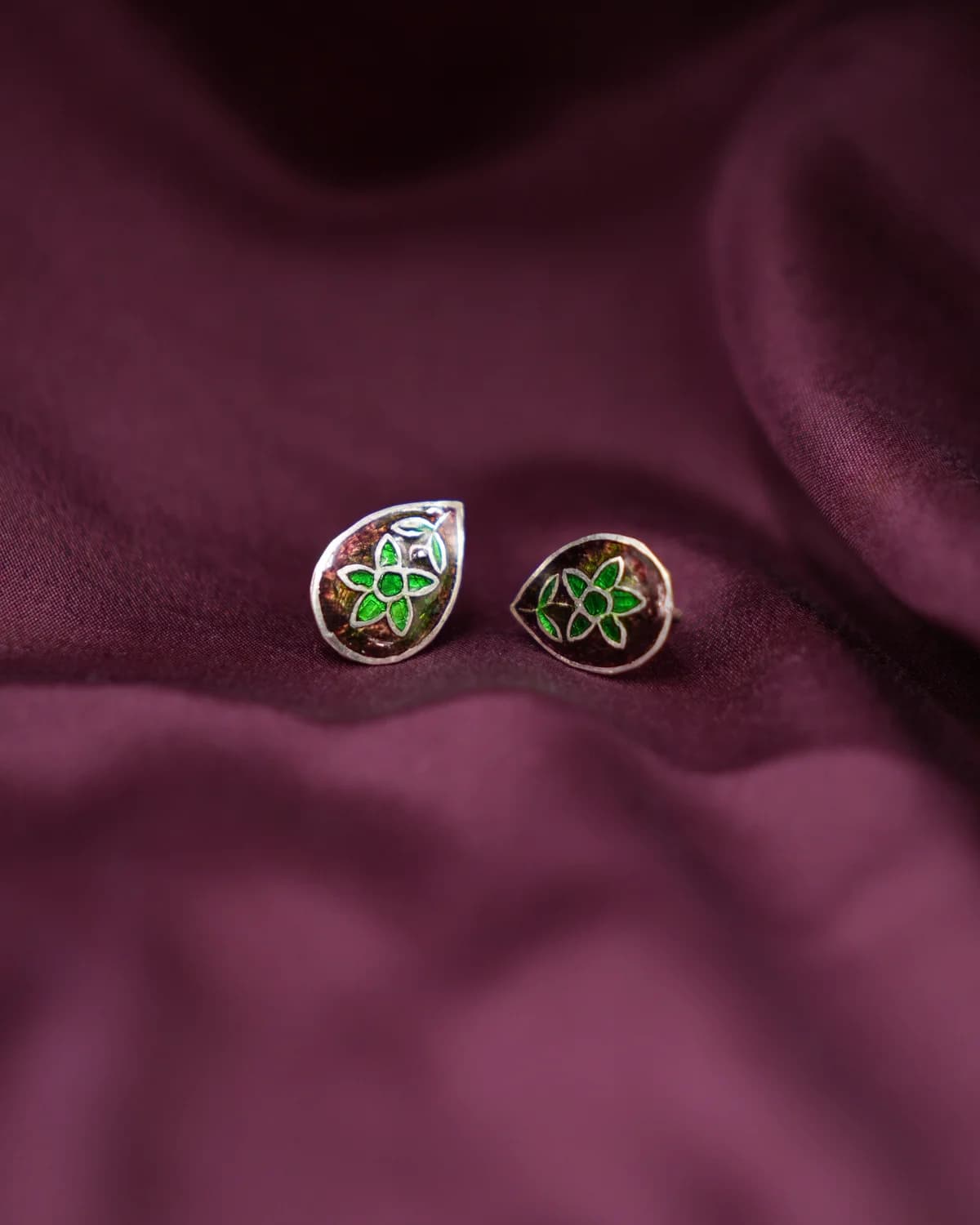 Maroon Green Paan
